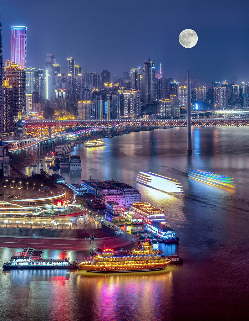 江边的夜景